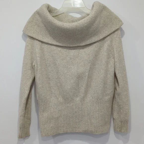 H&M Ladies Sweater - Picture 1 of 6